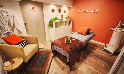 Cabine de soins esthétiques Orientale avec douche. Pour massages, gommages, madérothérapie, cryolipolyse à Genève.