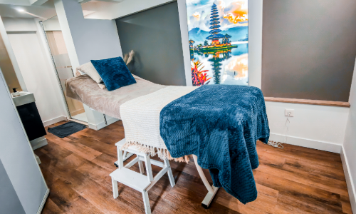 Cabine de soins esthétiques, massages corps avec douche aux Eaux Vives à Genève.